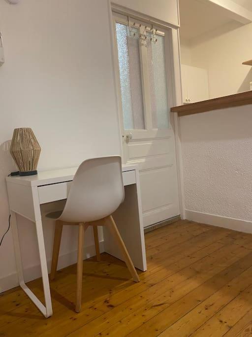 Charmant Studio , Plein Centre Брест Екстериор снимка