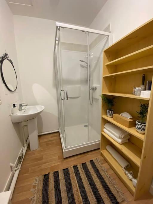 Charmant Studio , Plein Centre Брест Екстериор снимка
