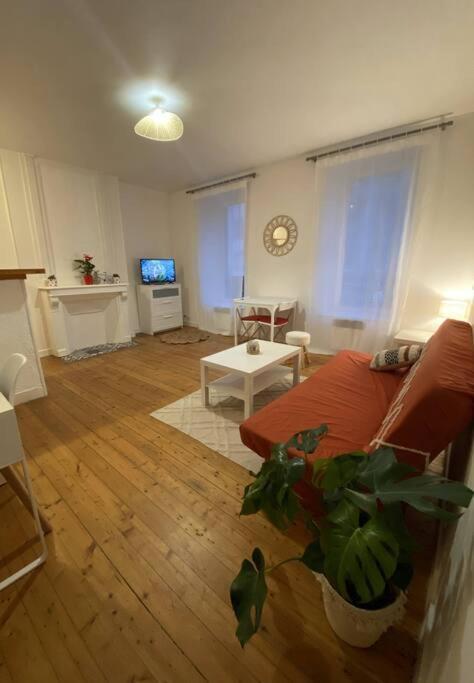 Charmant Studio , Plein Centre Брест Екстериор снимка